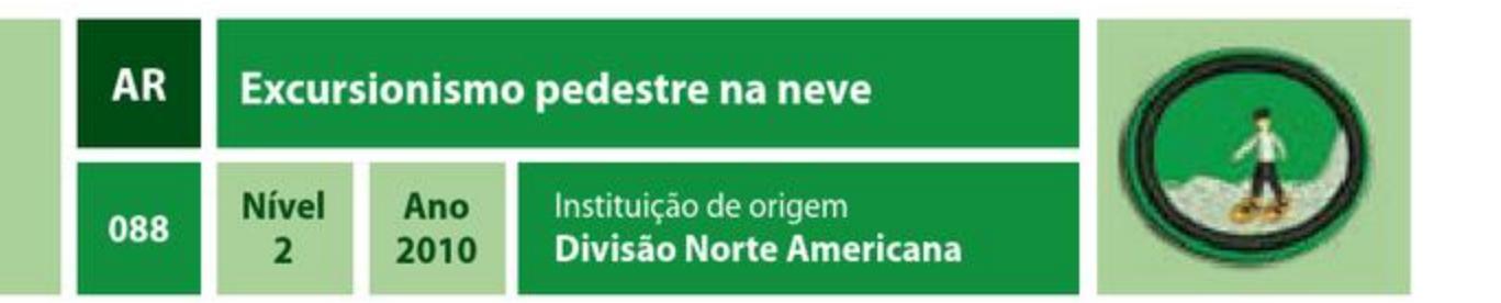 Excursionismo pedestre na neve